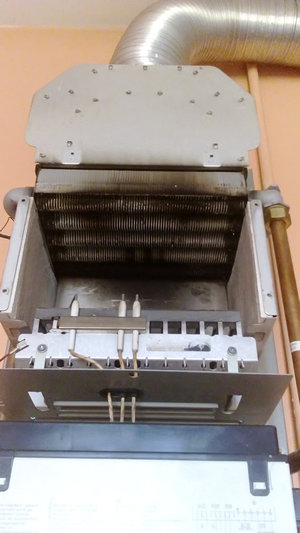 piec Viessmann Vitopend 100 przed konserwacją